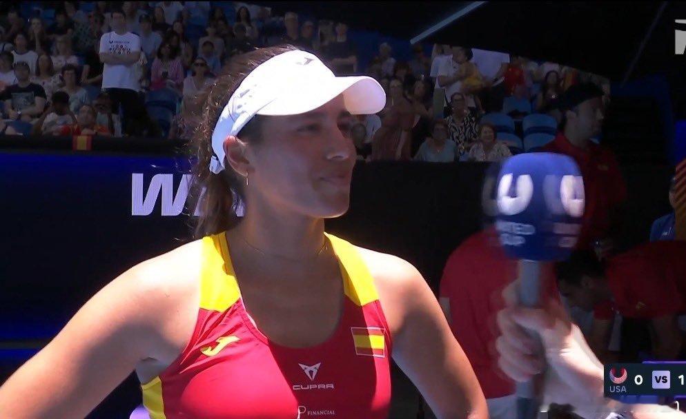 联合杯高芙爆冷输球 马内罗首次战胜top5之后在现场接受了采访。马内罗：“我今天