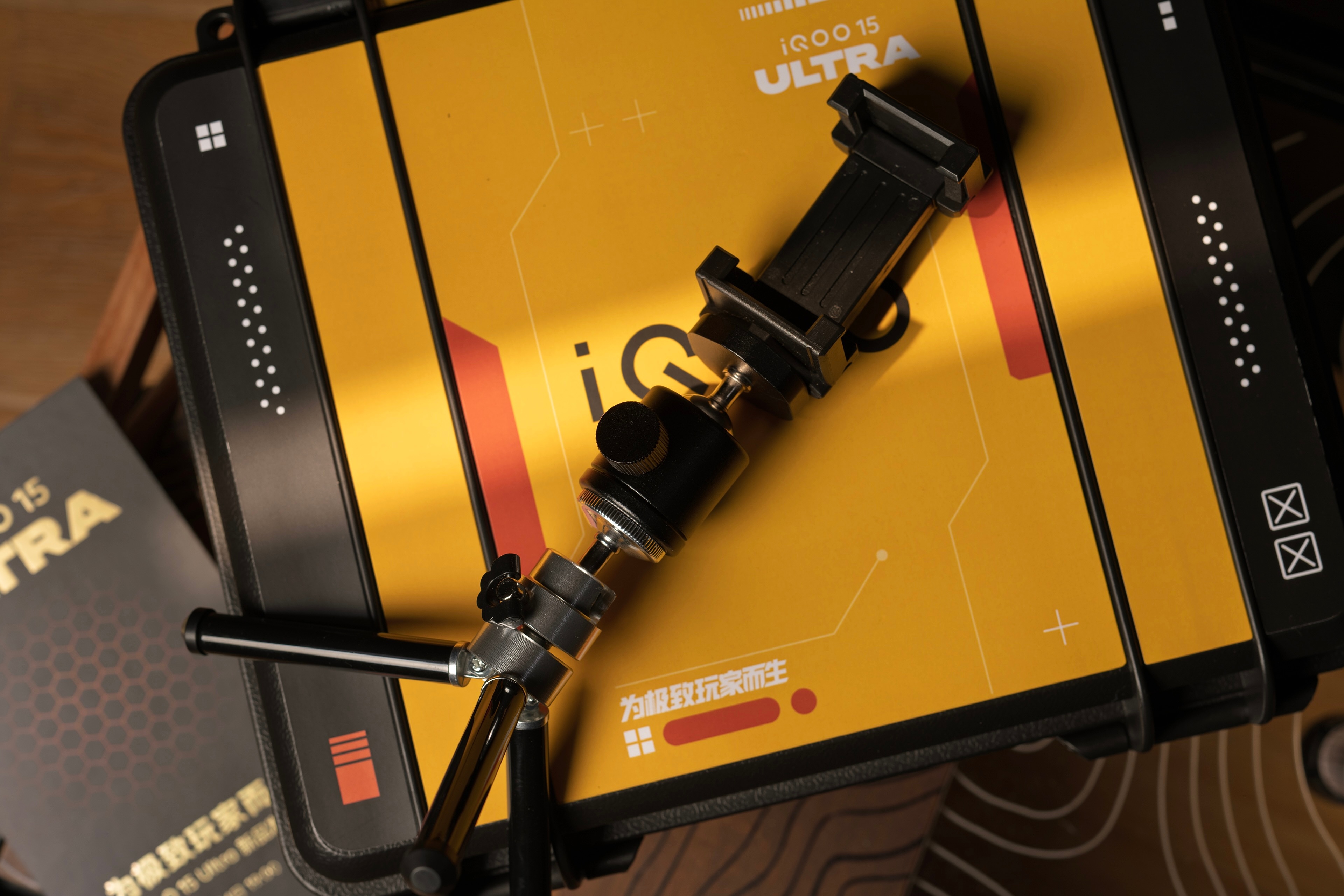 iQOO15 Ultra的邀请函收到了，真游戏旗舰手机，期待搓手👋＼(＾O＾)