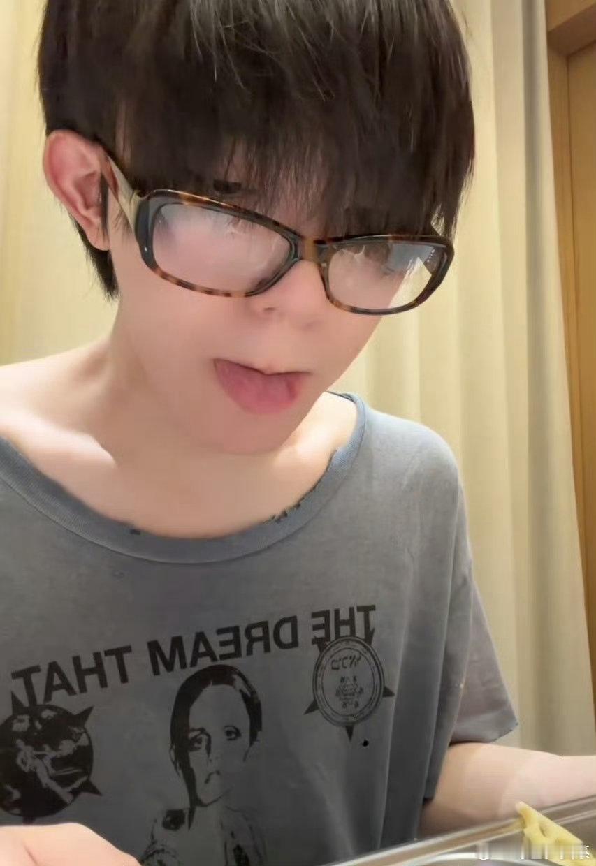 苏新皓舌头怎么了 苏新皓舌头怎么了！ 