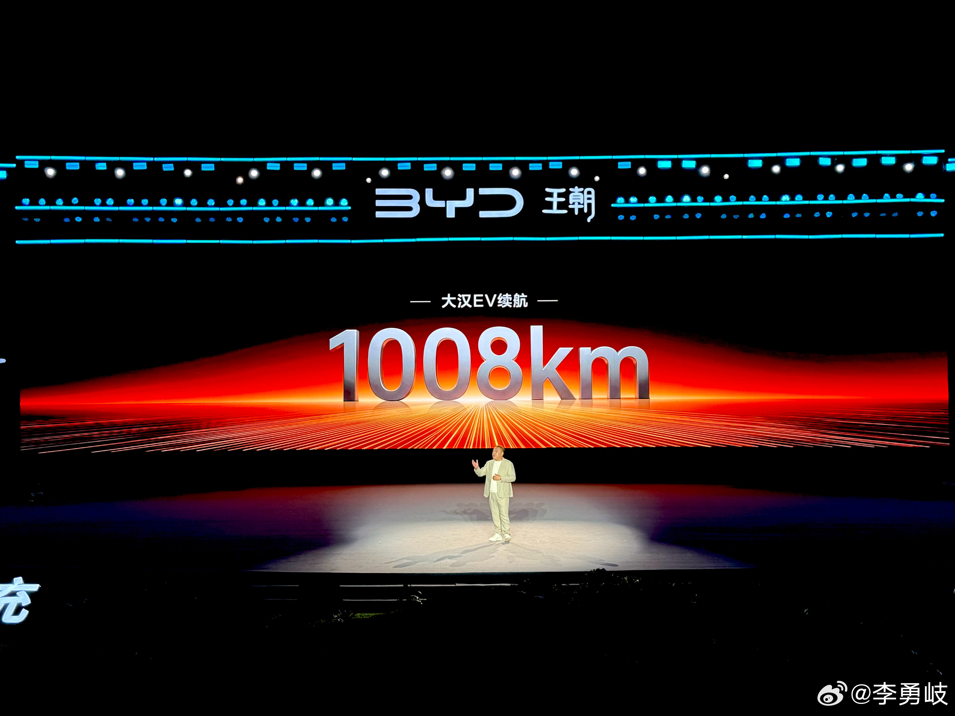 大唐EV第10000辆交车中国足球小将创始人董路先生成为大唐车主另外，路总现场剧