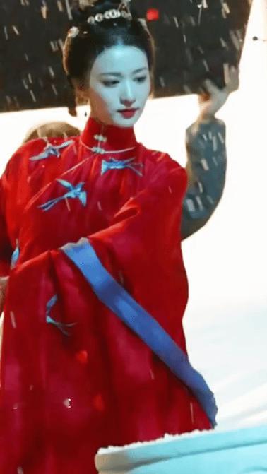 红装是王楚然的统治区吧所以然妹子跨年舞台是跳舞吗？期待住了！