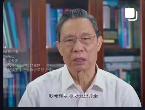 不少男性朋友可能都有过喝酒的爱好，稍微少喝点酒对健康好处可多了，尤其是对男性来说