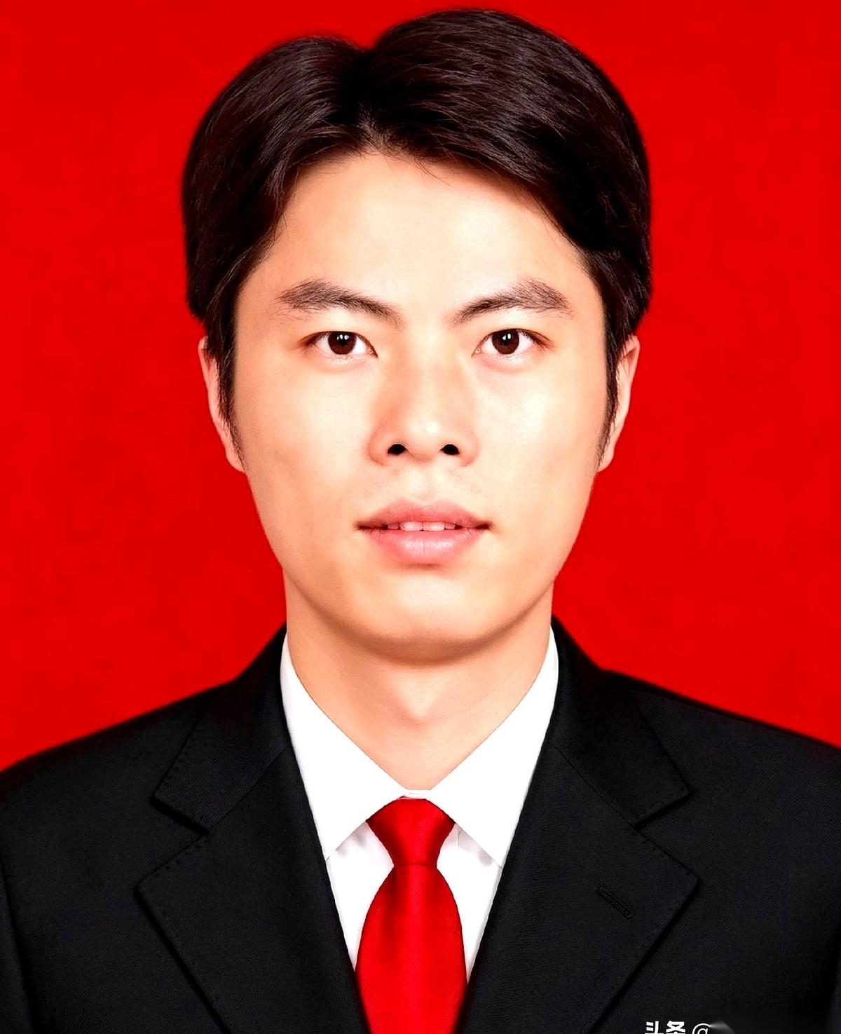 翻开关于佛山市第九小学林璋老师的这份人物报道，你才会明白什么是真正的“死磕”。