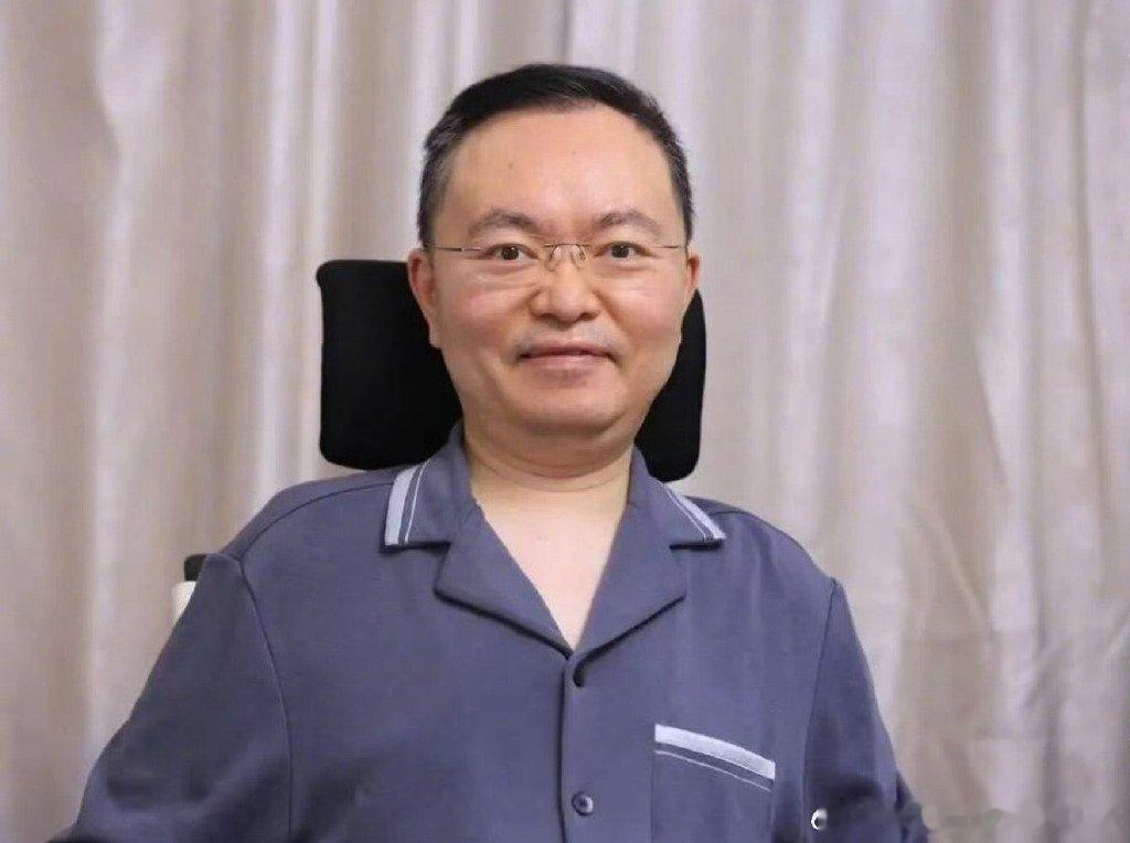 蔡磊说将亲眼见证渐冻症被终结 推动近300条药物管线落地，以一己之力照亮千万渐冻