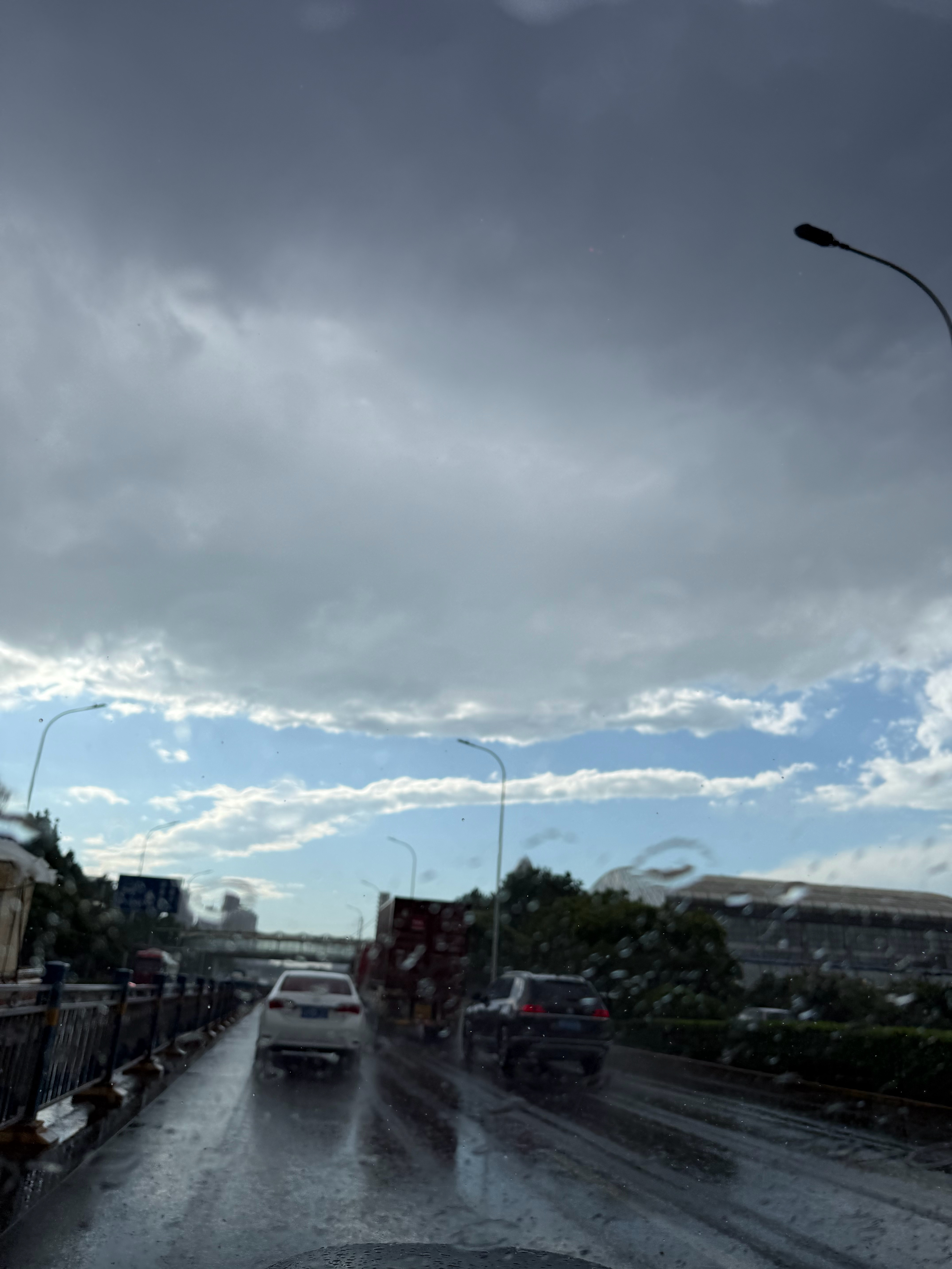 这太阳雨🌦️爽的一批啊 天津