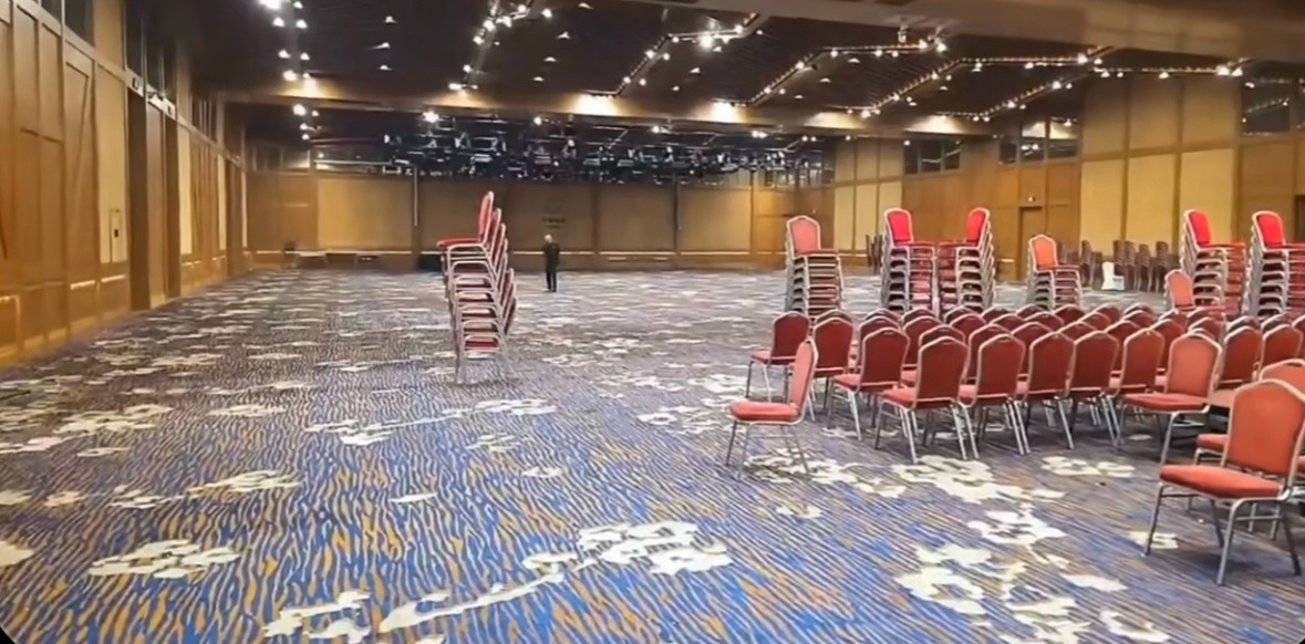 刀区团播备选场地，廊坊度假村，住宿希尔顿酒店，室内有400平大会议室，室外有骑马