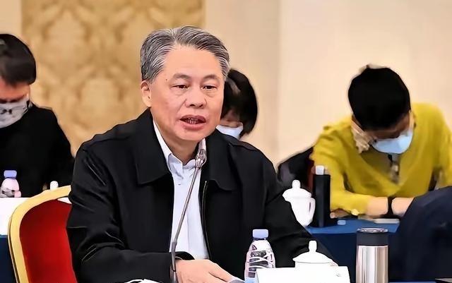 终于有人敢说真话了！全国政协委员黄德宽一针见血：全世界找不出第二个国家，像我们这