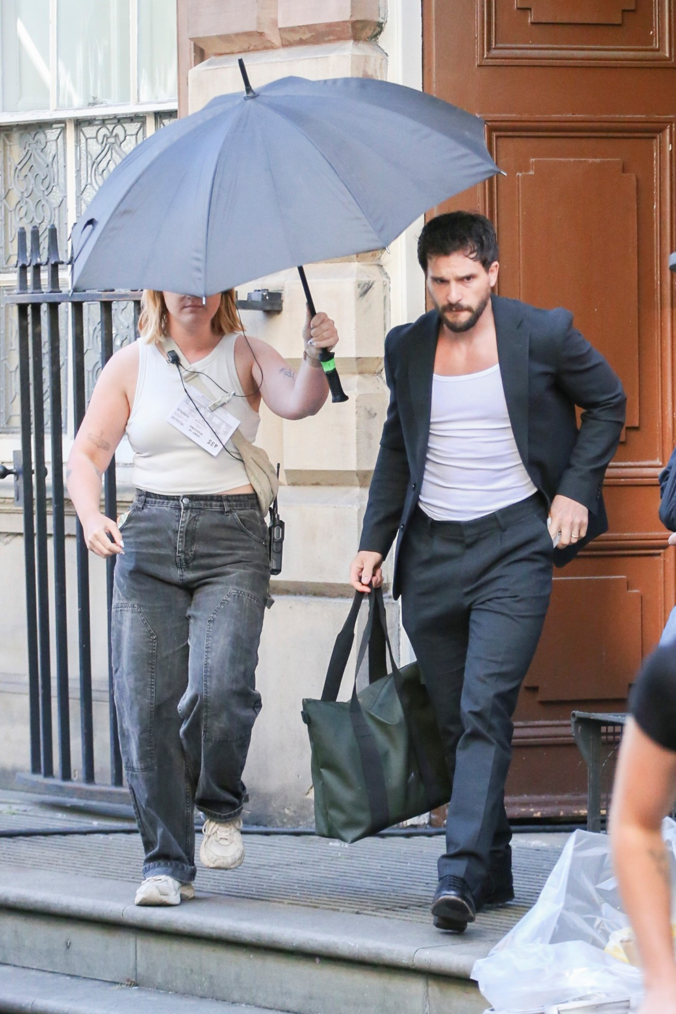 Kit Harington 6日利物浦 抵达剧集Army of Shadows片