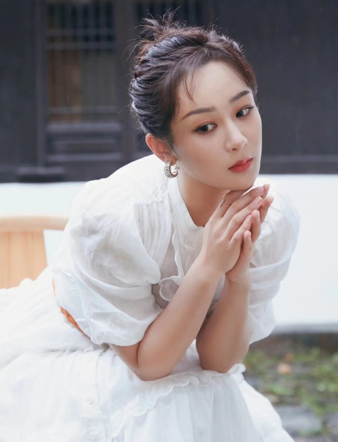  [爱你]#杨紫要久久爱#皓月清凉， 你是人间曙光；人海冷漠， 你是人间炽热。​