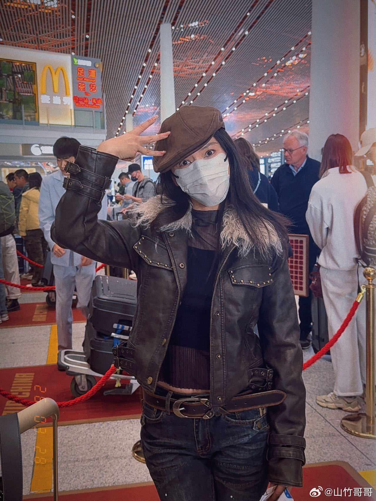 谁懂啊！时隔这么多年再看到沈曼青本人，DNA直接炸了，真的恍惚以为《海豚湾恋人2