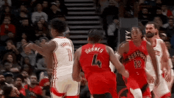 价值所在！阿杜三分三连击锁定胜局！
在今天NAB常规赛火箭对阵猛龙的第四节比赛中