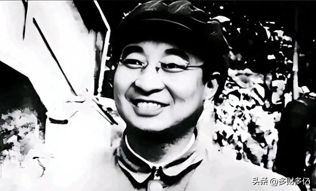 陈赓惊险逃离南京，蒋介石为何怒斥戴笠：抓他就是害我！
 
陈赓在南京脱身后，戴笠