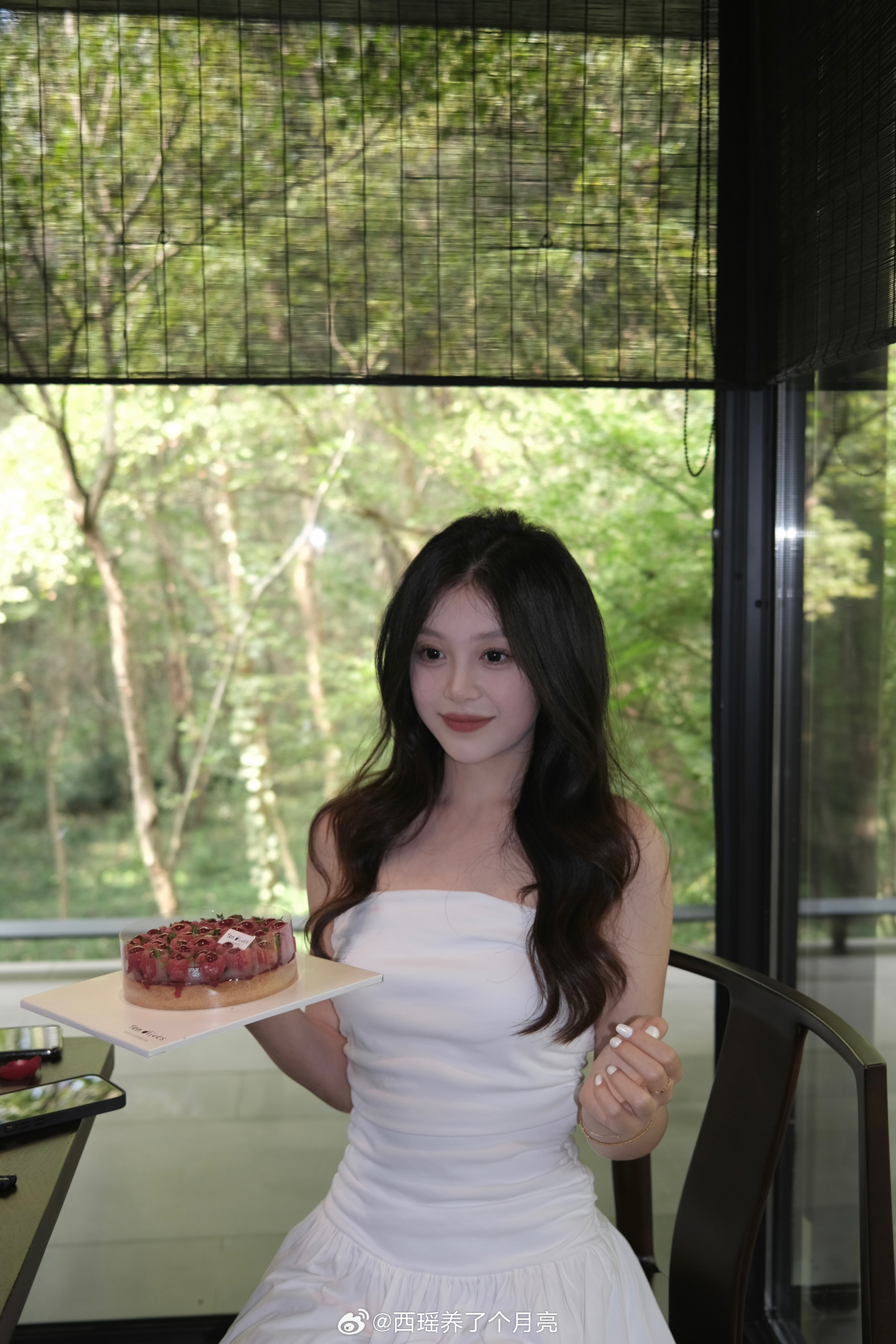 九月初生日的照片终于在十月初水灵灵的发出来了 