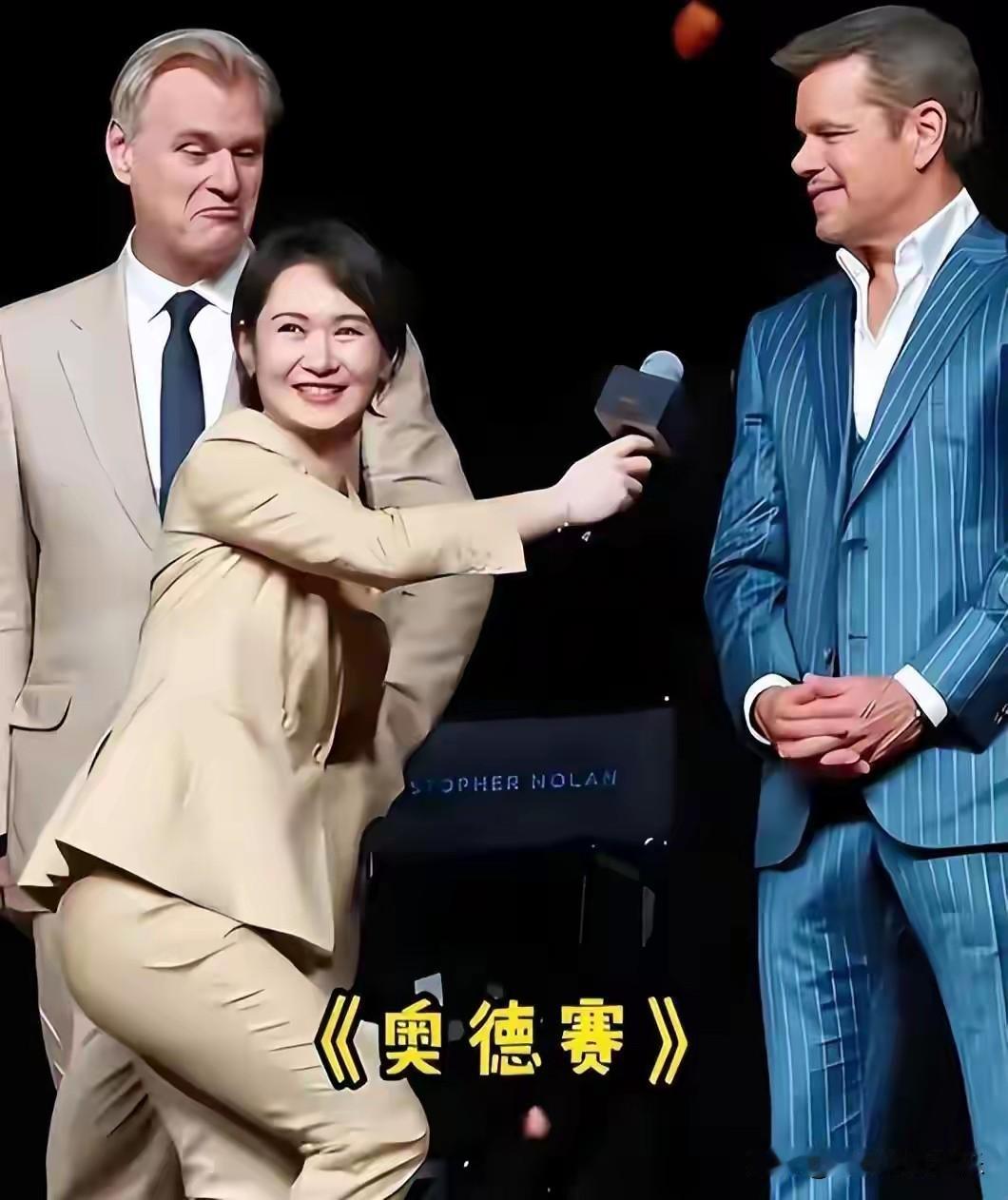 主持人陈璇翻车了，她屈膝半蹲、弓背仰视地采访老外，直接让她职业生涯受阻。

陈璇