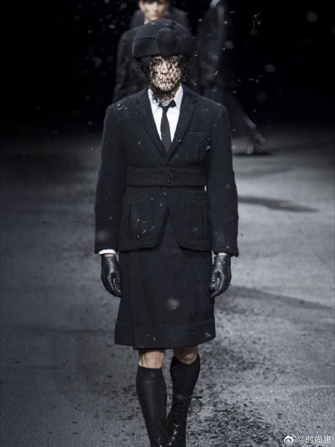 秀场解析｜Thom Browne 2015秋冬：以葬礼美学，致敬生命与礼仪201