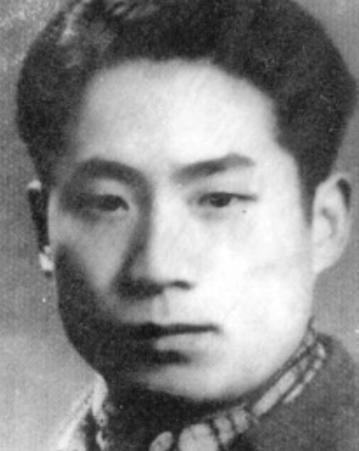 1948年4月18日，地下党员李维嘉接完头，正要回家，一个小姑娘却偷偷朝他摆手，