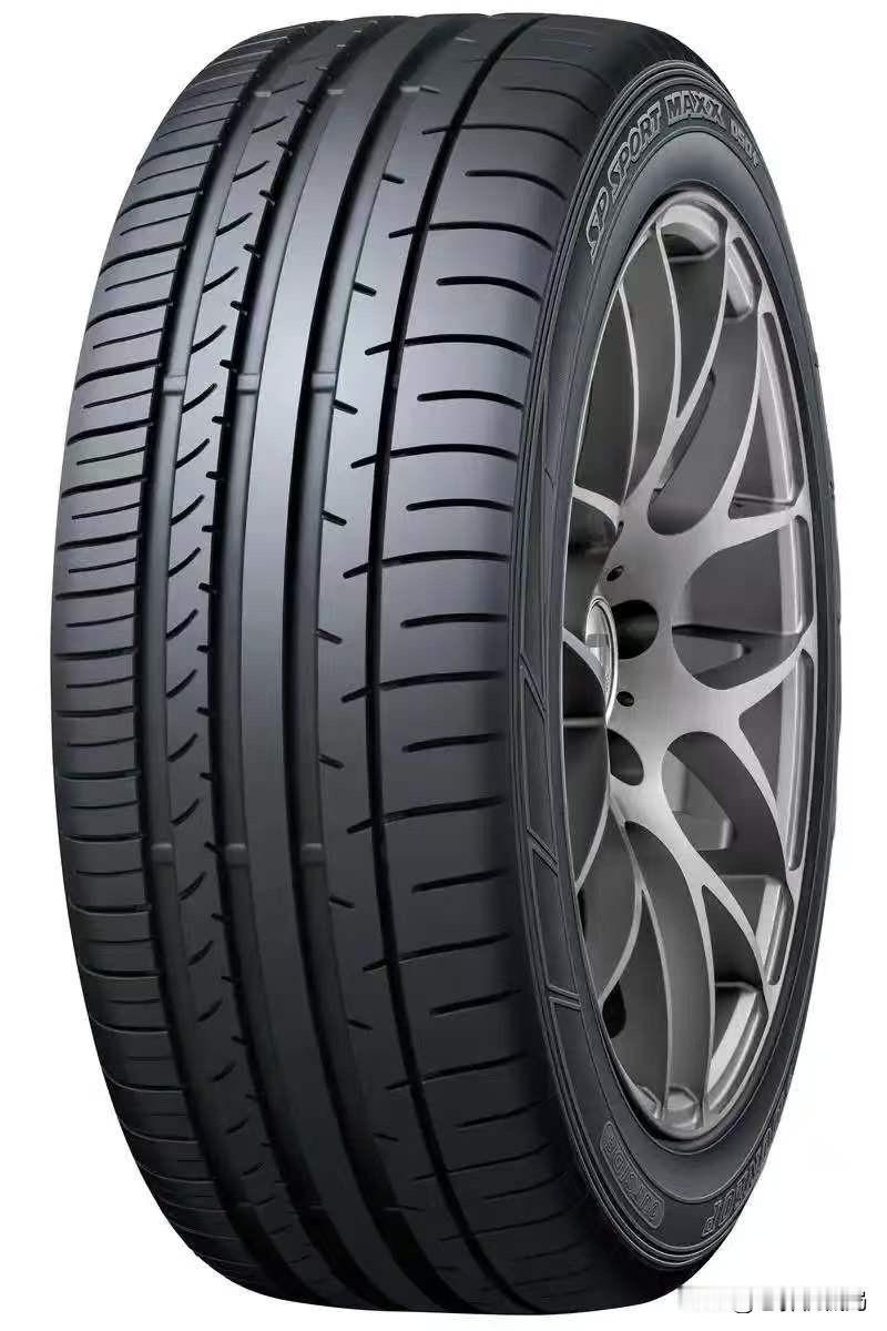 换了雪地胎还能打滑？
北方朋友对雪地胎都不陌生，都说冰雪路面必须换雪地胎，那它和