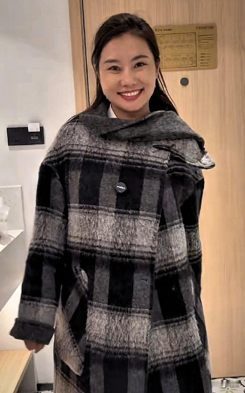 哑叔自从向阳花走后，最难过了吧，和杨妞花说他想去北京玩儿，这不杨妞花就给安排上了