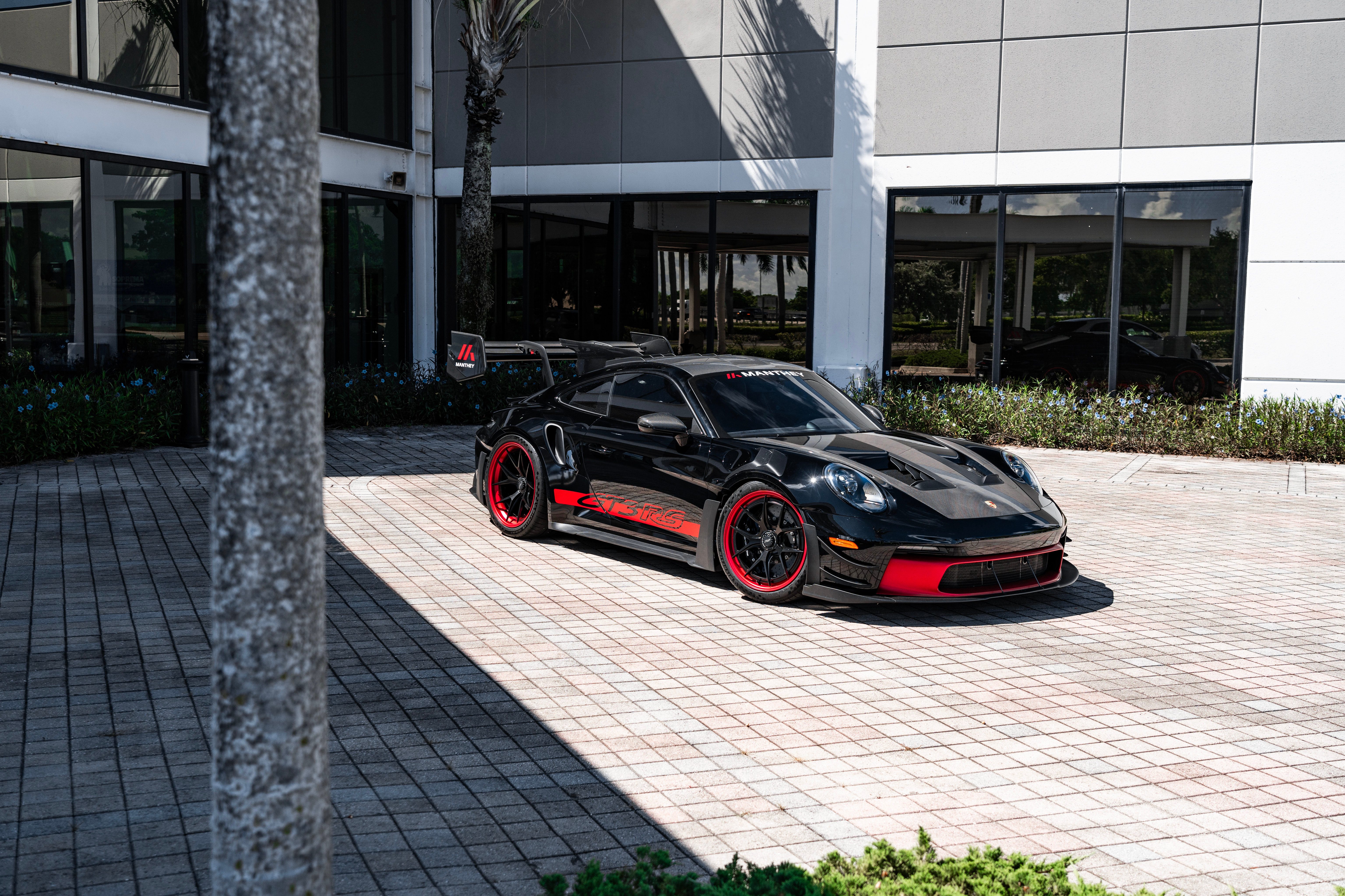 保时捷 Porsche 992 GT3 RS 升级Manthey racing 