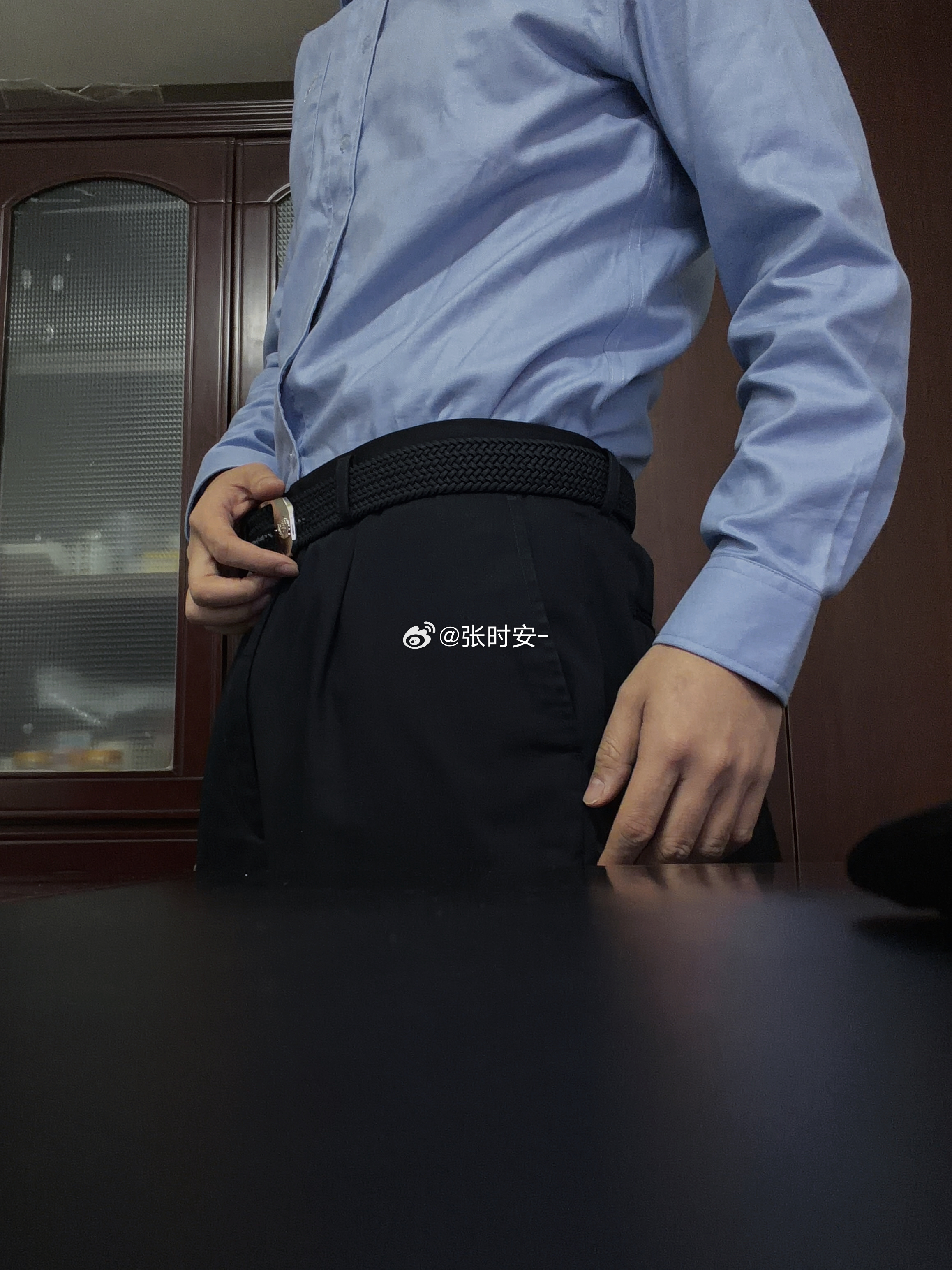 这肚子，只有在早上空腹状态下看起来不是油腻的四旬老汉
