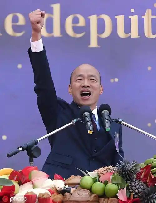 韩国瑜窜到英国遇冷，这结果一点不意外。他不过是台湾省的一个小官，还妄想在国际舞台