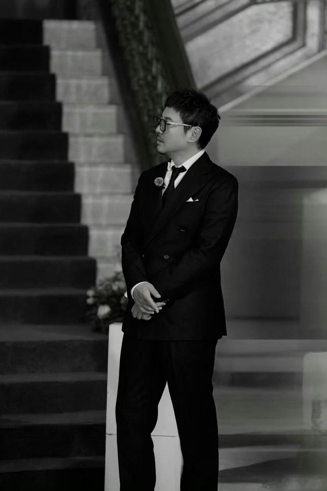 沈腾的颜值被低估了 法拉利老了还是法拉利，腾哥确实是喜剧演员里最帅的[允悲] ​