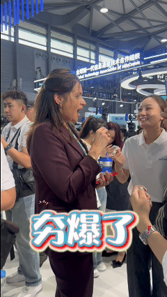 国产折叠屏让老外集体真香国产折叠屏确实很香。华为折叠屏人见人爱，荣耀折叠屏国内份