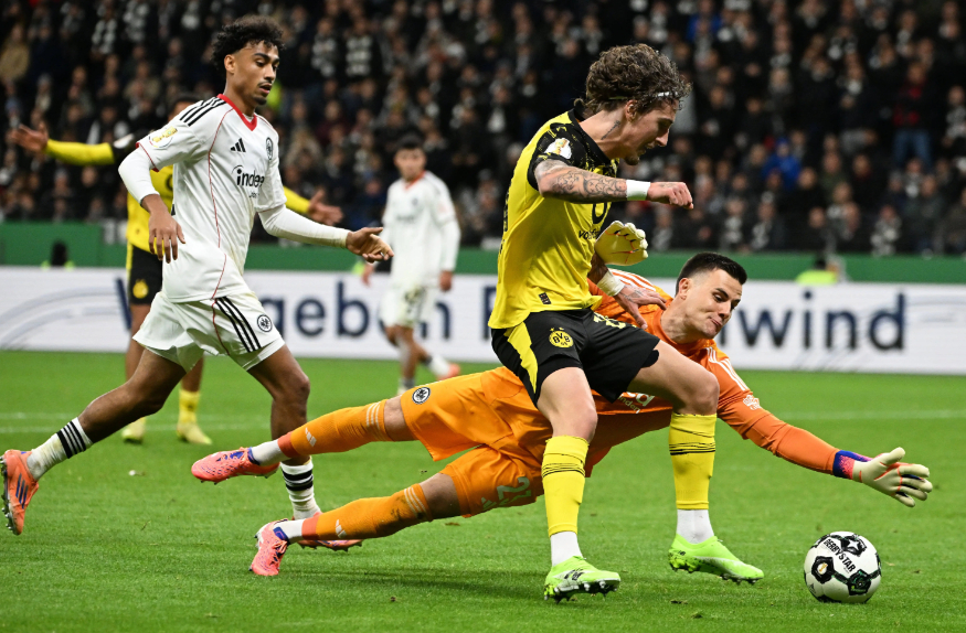 信心德甲 奥格斯堡vs多特蒙德 奥格斯堡状态有所起伏，多特蒙德能否把握住机会？来