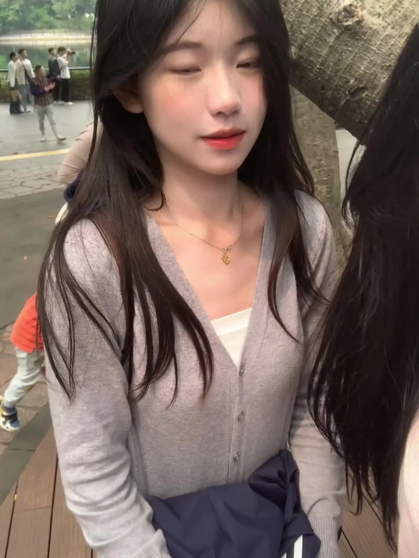 拜托 漏出点马脚吧 让我觉得你的心里还有我