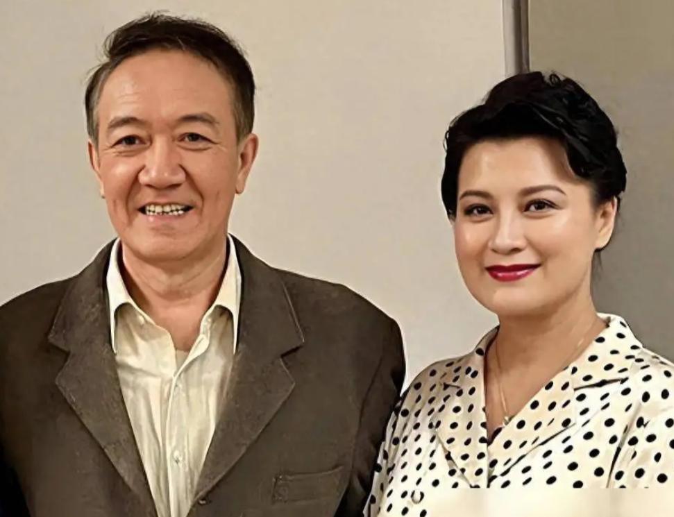 1994年，演员史兰芽挺着大肚子签字离婚。医生、家人、好友轮番劝：孩子别要了。她