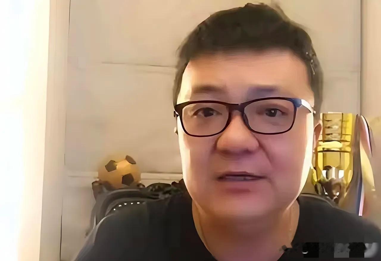 6月10日晚，董路在直播中撕破脸：“中国足协没害我，真正打压我的是北京足协，视我