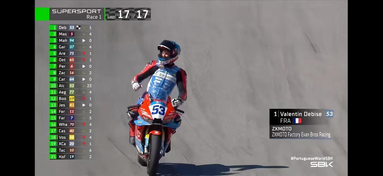 运气偶然，但成功从来都不偶然，一个人的好运气，永远藏在实力里，藏在坚持不懈的努力