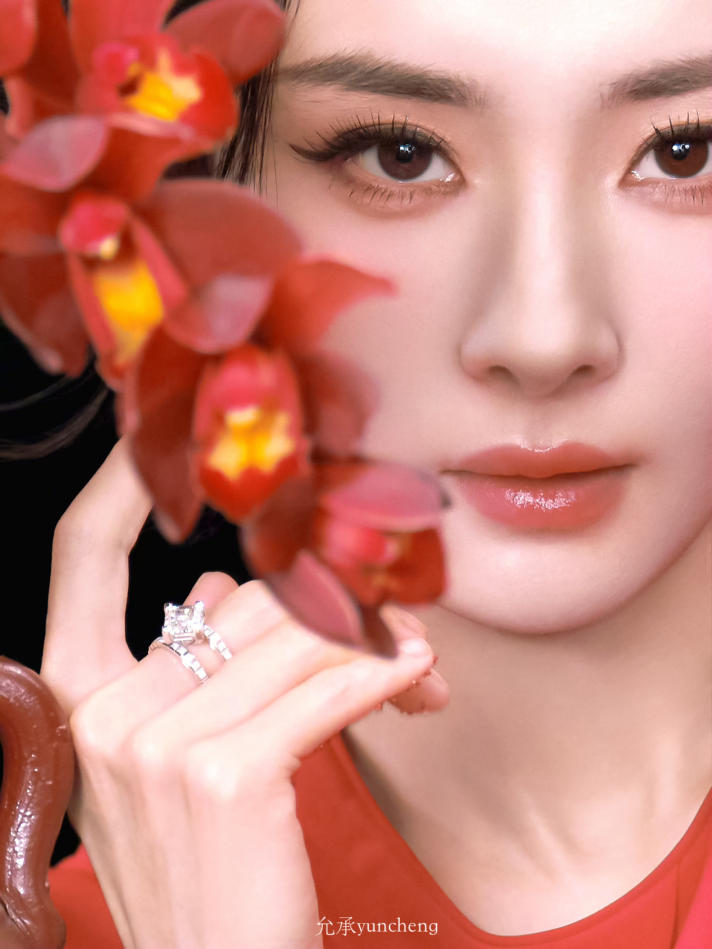 如何让杨幂回头一笑善良是一种美德，善良是一种远见，善良是一种自信，善良是一种精神