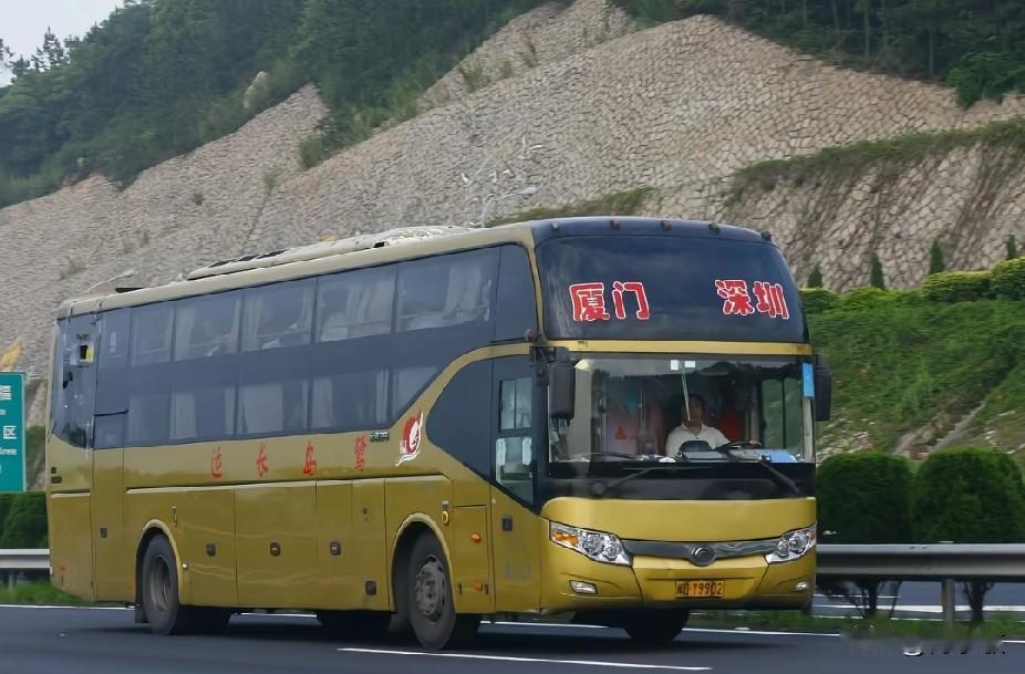 福建厦门市曾经的省际长途线路（三），不知还有多少在运行？
厦门—深圳
厦门—广州