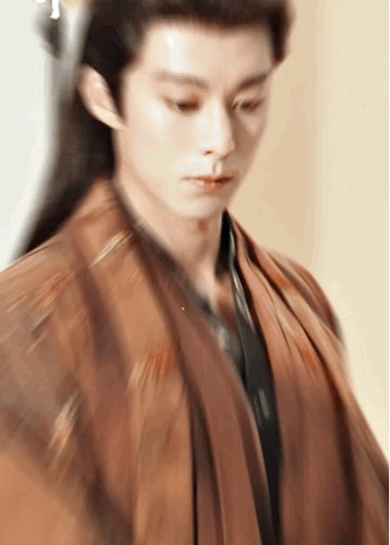 王鹤棣古装还是权威啊，咸鱼飞升宋潜机，这每一帧都很绝。照我说，🥭26年开年大戏