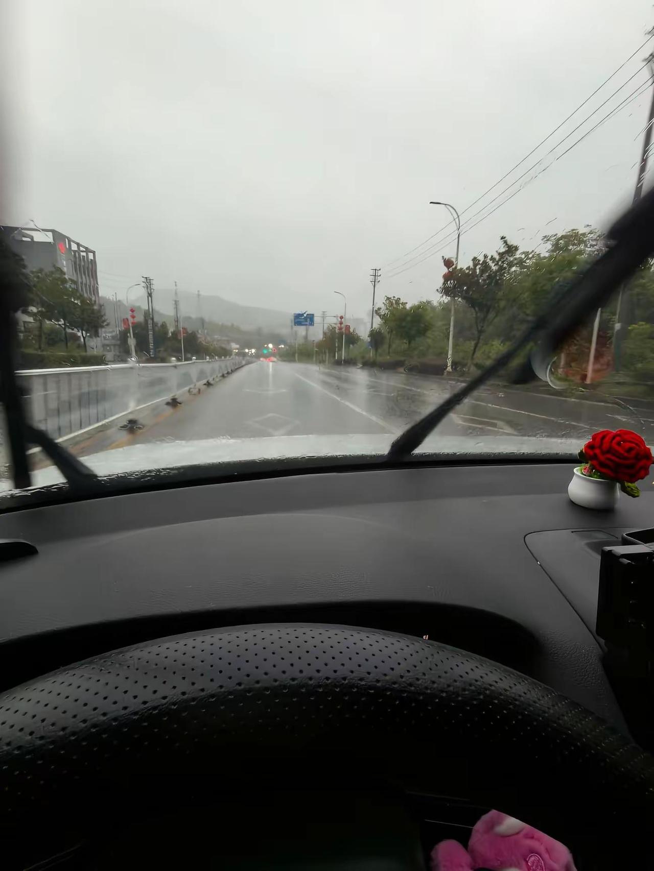 终于走到有质感的年纪，一切都恰到好处 不喜欢的人和事，学会绕开，日子安静的过，慢