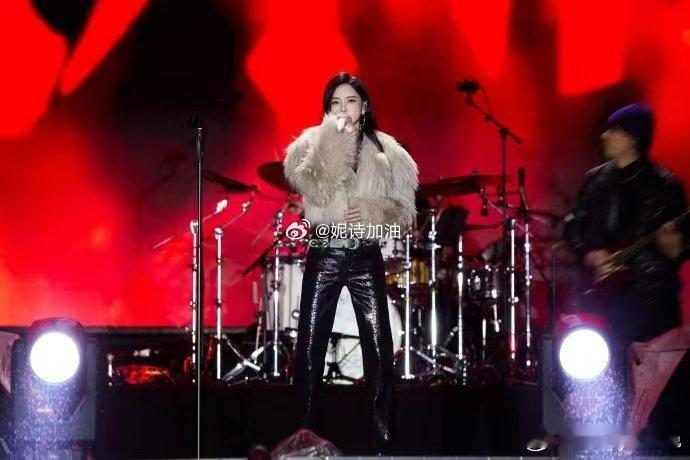 于文文新的一年开始惜命 不必事事完美，不必时时紧绷。累了就歇，困了就睡，健康才是