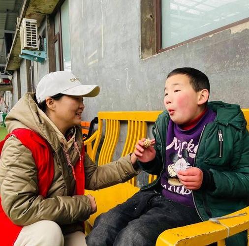 这才是真正的“人间大爱”！在这个节奏飞快、功利当道的社会里，我们或许会被种种浮华