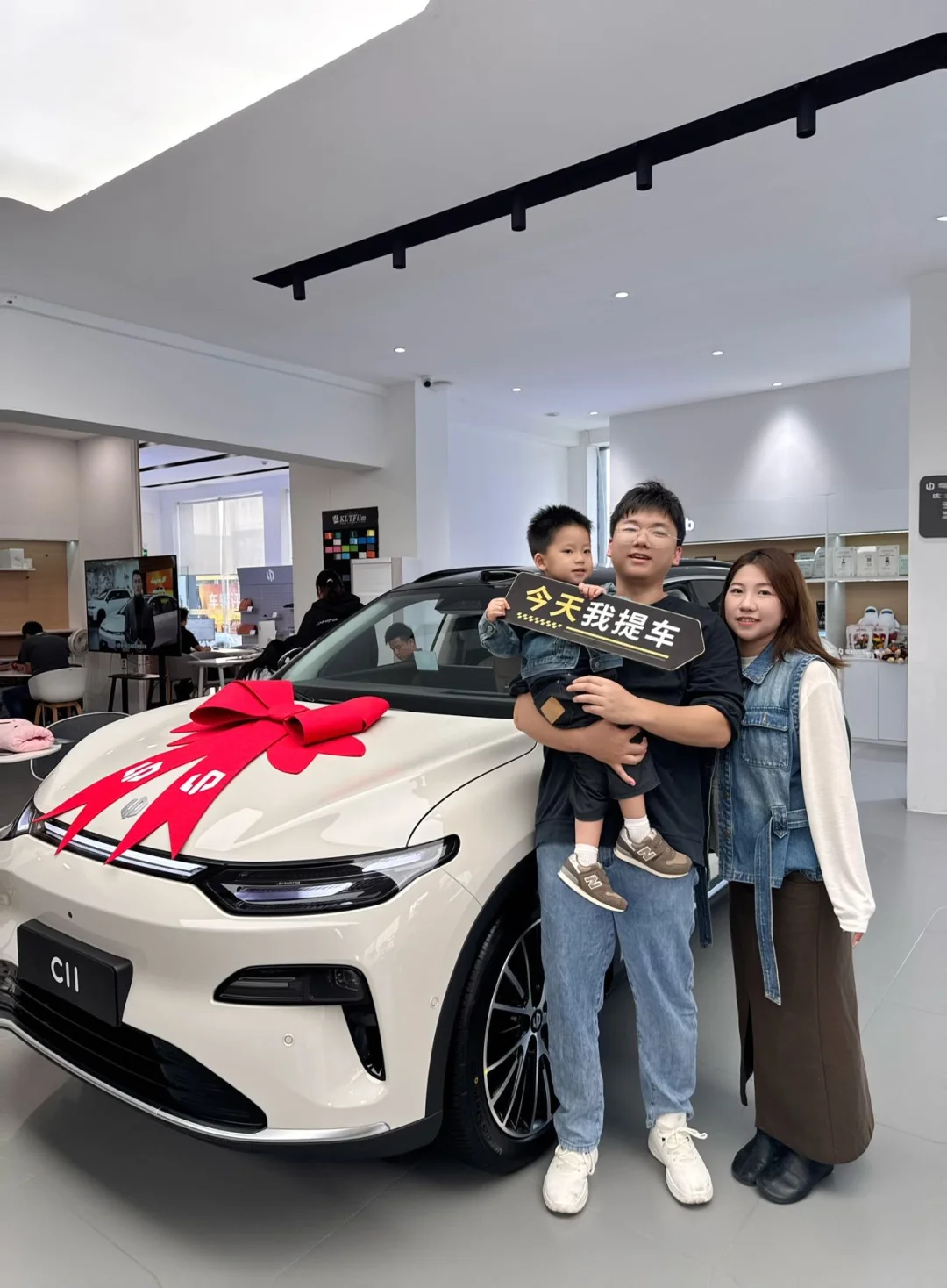 提车日记｜遛娃新搭子零跑C11正式加入！