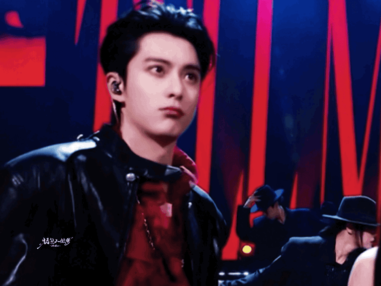 王鹤棣今晚舞台状态如何 ​​​