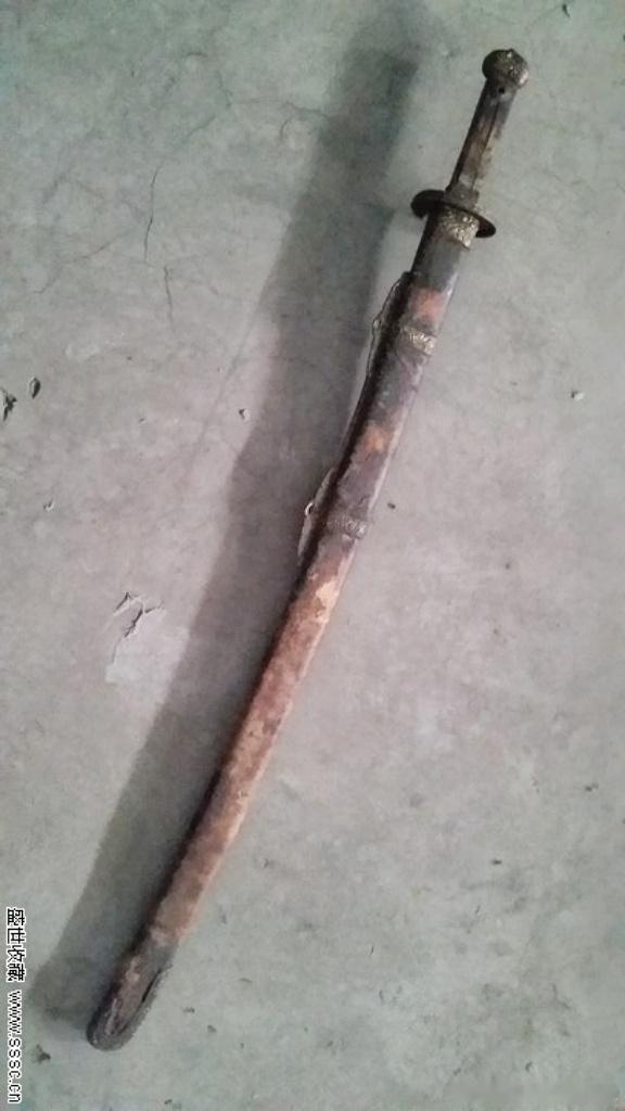 #收藏# 盛世收藏旧影之铁鍐金浮雕朦胧派          没办法，当时拍照像数