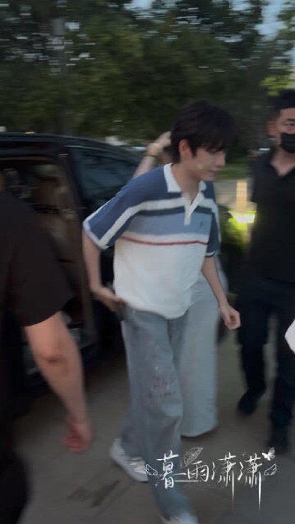 我说怎么飞快下播了，原来真就是上一秒下播下一秒就开门走进去了。。。2026060