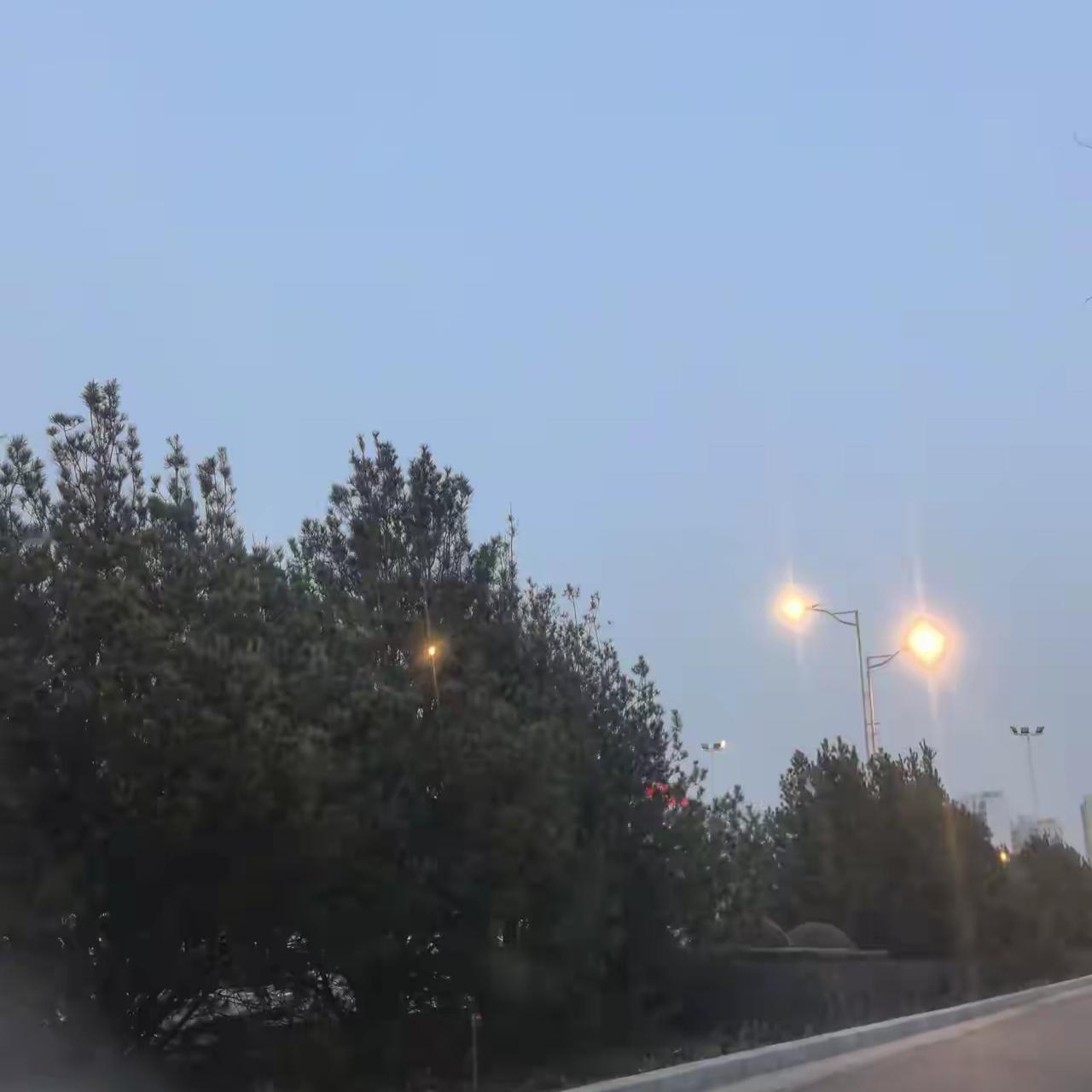 你知道谁带大的孩子智商很高吗？

美国耶鲁大学曾进行一项，长达15年的跟踪研究。