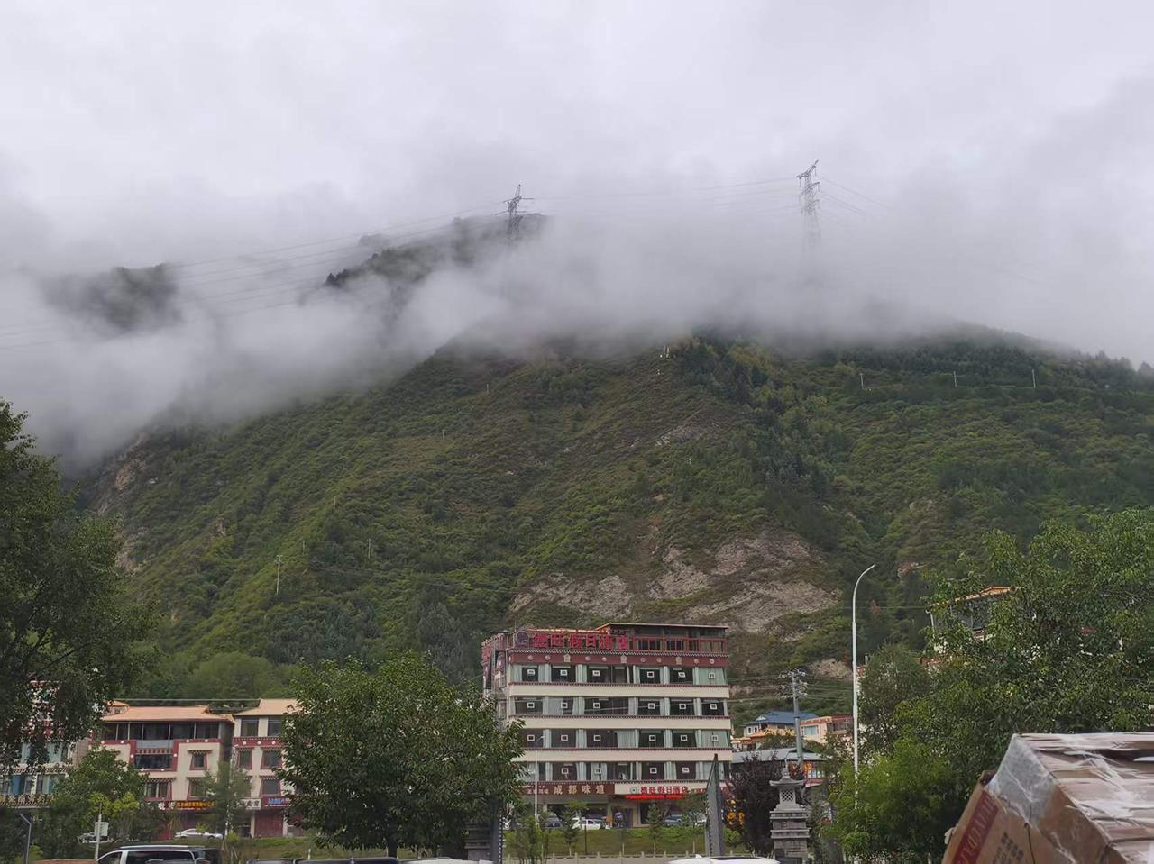 晒图笔记大赛山下人家烟火气，山上有紫霞青霞？秋日生活打卡 秋日生活打卡季 晒晒秋