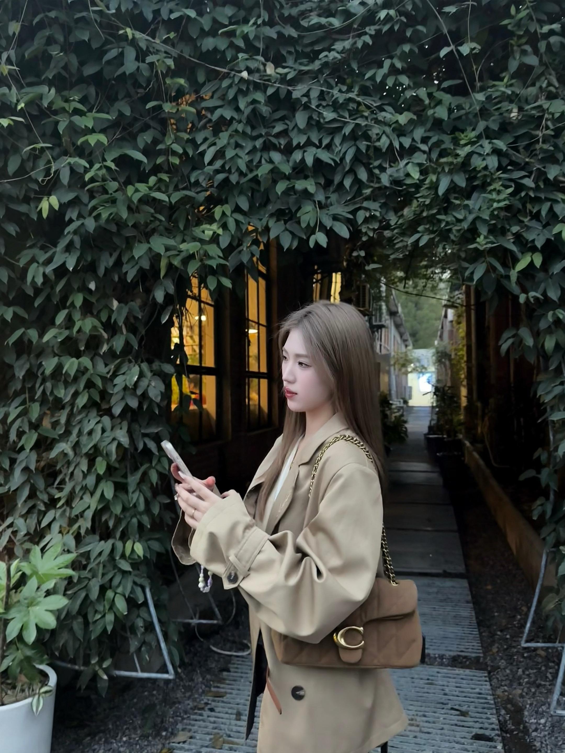 我想做一个淡淡的人 这样我就可以从平静里感受微小的幸福