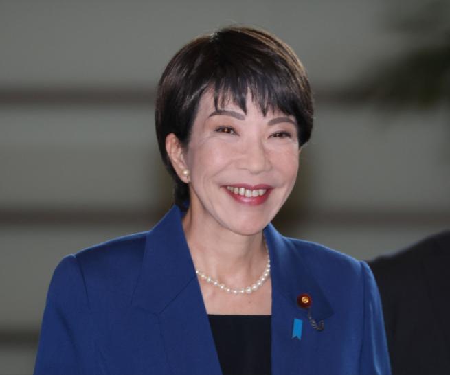 高市早苗“变脸”了！ 
 
日本政府内部传出消息，现任首相高市早苗正在认真考虑取