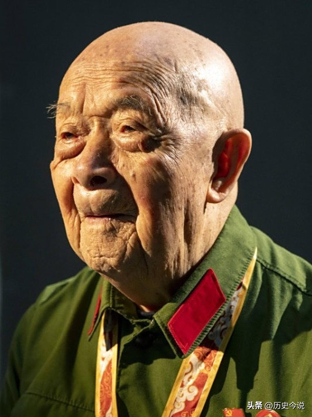 上甘岭一等功臣蒋诚：一字错隐功33年，讨债方知英雄身
 
阅读此文前，诚邀您点击