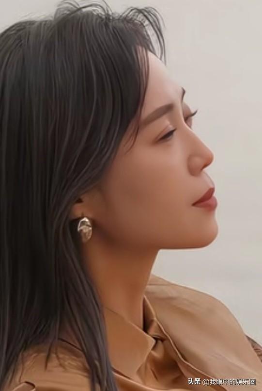 歌手云朵如何破局？

据悉，知名歌手云朵已很难接到商演，目前仅靠直播打赏维持生计