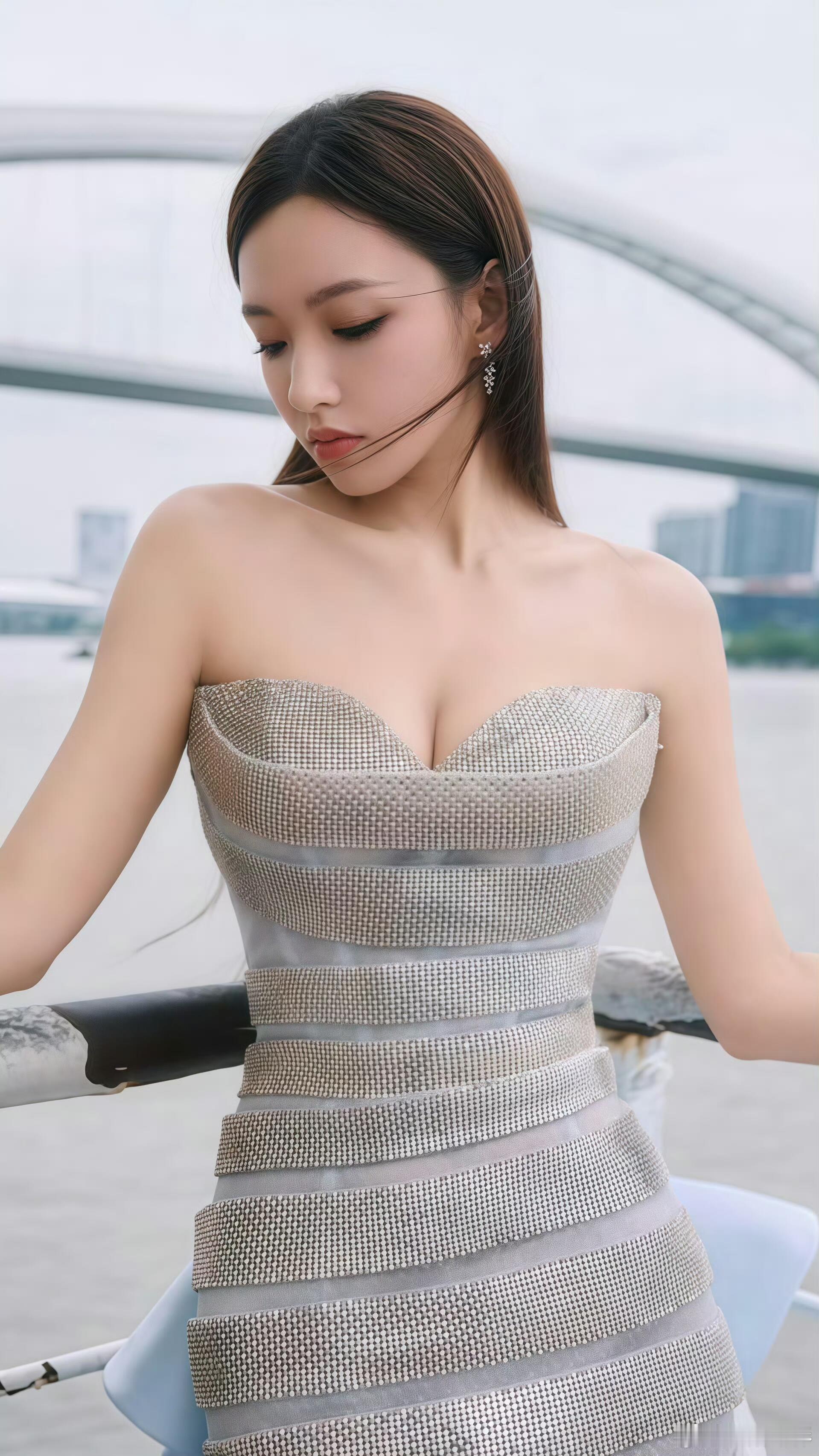 程潇活动礼服。 