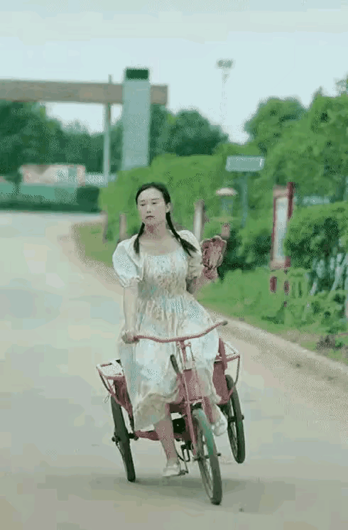 有请村花闪亮登场👏
